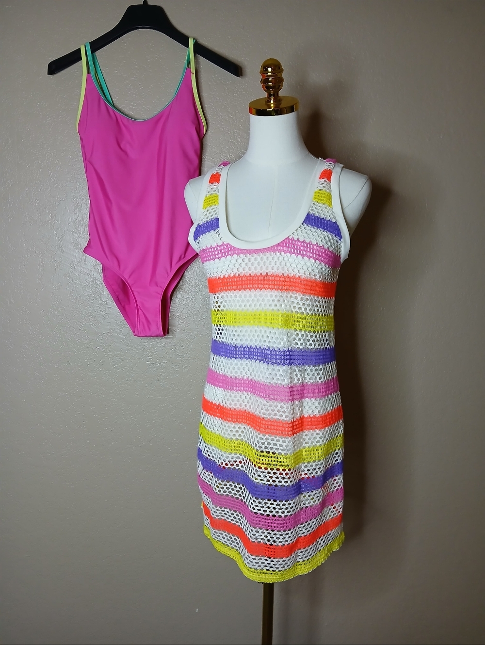 No Boundaries Women's two Swim Suit Sz S Pink Stripe  Wt Multicol Camisole Lace